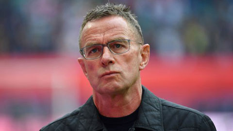 ‘Rangnick sẽ gặp khó khăn với 5, 6 cầu thủ ở MU’