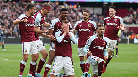 West Ham áp sát MU, Everton lâm nguy