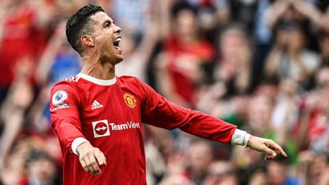 Siêu nhân Ronaldo đi vào lịch sử