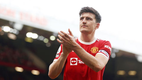 Ten Hag giữ băng đội trưởng MU cho Maguire