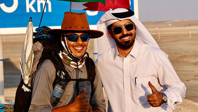 Phượt thủ đi bộ 55 ngày, vượt 1.600km để tới Qatar xem World Cup