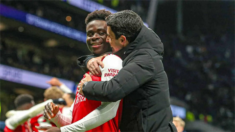 Thầy trò Arteta & Bukayo Saka nhận cú đúp giải thưởng