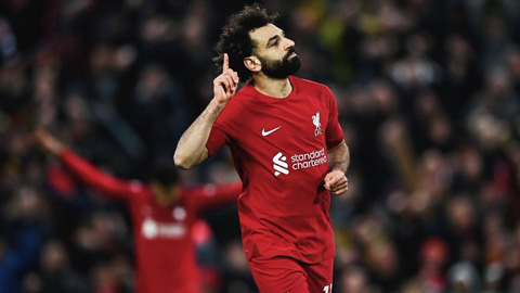 Salah biến Lisandro Martinez thành ‘đứa trẻ’, đi vào lịch sử Liverpool