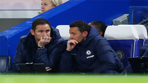 Tấn trò cười Lampard và Chelsea