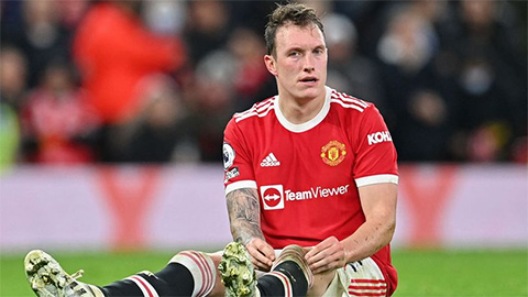 Phil Jones vẫn kiếm bộn tiền từ MU dù ít ra sân