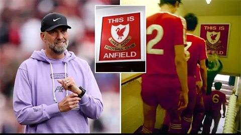 Klopp cấm 6 ngôi sao Liverpool chạm vào tấm biển ‘Đây là Anfield’