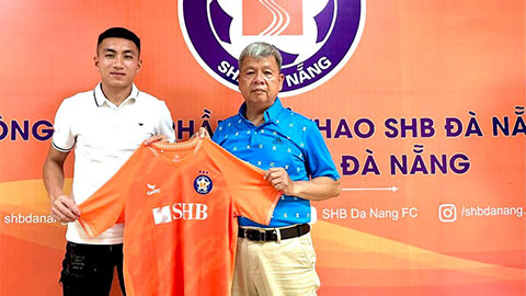 ‘Hiện tượng’ của bóng đá Việt Nam ký hợp đồng 2 năm với SHB Đà Nẵng