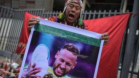 Peru dùng pháp sư để ám quẻ Neymar trước trận đấu với Brazil
