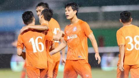 Tuyển thủ Việt Nam ghi bàn, HLV Kiatisak lần đầu thất bại trước HLV Trương Việt Hoàng
