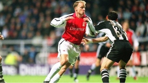 Newcastle vs Arsenal: Trong hồi ức Dennis Bergkamp