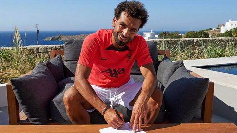 Huyền thoại khuyên Liverpool nên bán Salah