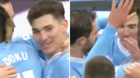 Sao Man City rụng răng khi ăn mừng bàn thắng
