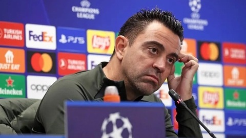 Tính từ thời Pep Guardiola, Xavi chỉ hơn đúng Ronald Koeman ở Barca