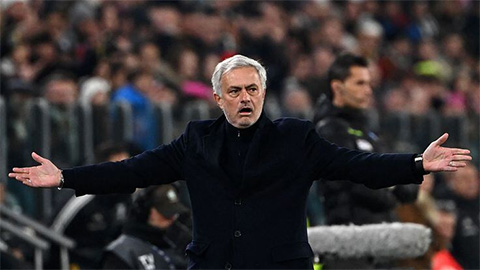 Jose Mourinho sắp đối đầu với… Roma