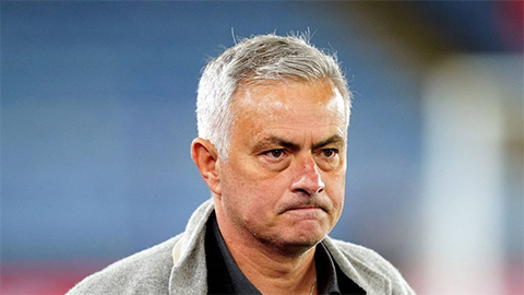 Jose Mourinho giáng thêm đòn cho ‘kẻ phản bội’