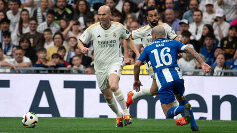 Pha xử lý gây sốt MXH của huyền thoại Zidane ở tuổi 51
