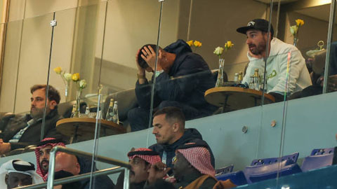Ronaldo ôm đầu thất vọng khi Al Nassr hòa thất vọng